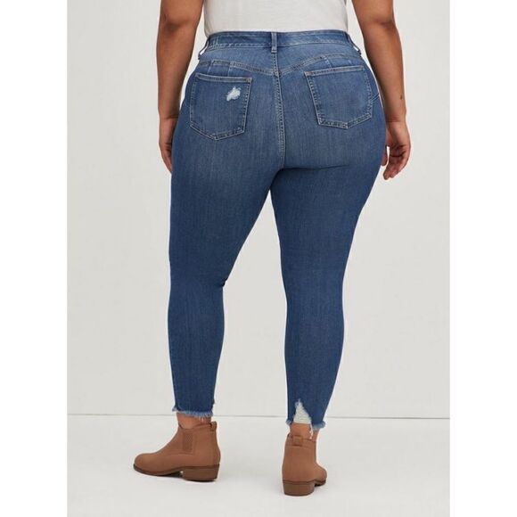 NWT Torrid Bombshell Skinny Premium Stretch High-Rise Destructed Jean, Size 22R - Picture 3 of 16